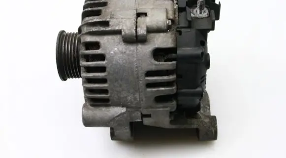 BMW 1 E81 E87 Generator/alternator 7790548