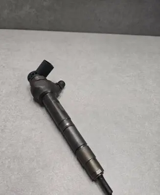 Skoda Superb B6 (3T) Fuel injector 03L130277Q 0445110647