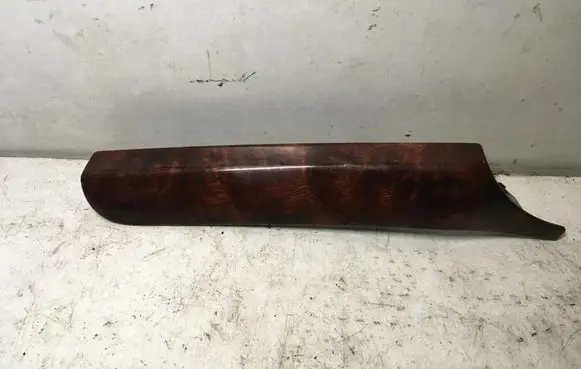 Dashboard glove box trim