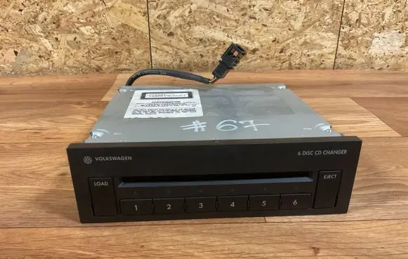 Volkswagen PASSAT B6 CD/DVD changer 3C0035110 VWZ3Z8F9044921 VWZ37890644221