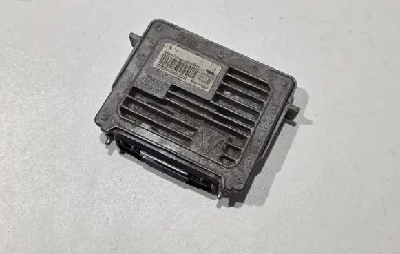 Volvo XC60 Xenon control unit/module 89089352