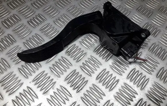 Mercedes-Benz Vito Viano W639 Accelerator throttle pedal a9063000404 0280755023