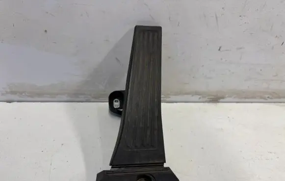 Hyundai Tucson IV NX4 Accelerator throttle pedal 32700N7100