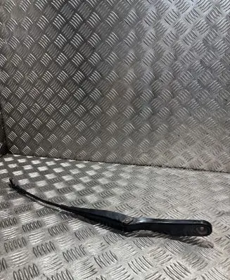 Volvo V50 Front wiper blade arm 8620200