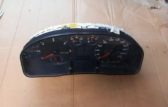 Audi A4 S4 B5 8D Speedometer (instrument cluster) 8D0919033A