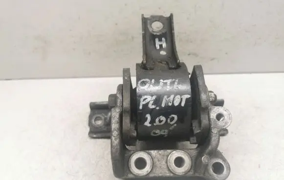 Mitsubishi Outlander Engine mount bracket 31MN184344