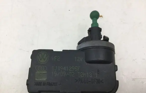 Volkswagen Golf IV Headlight level adjustment motor 1J0941295F