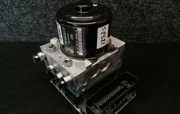 Volkswagen Touareg II ABS Pump 7P0614517P