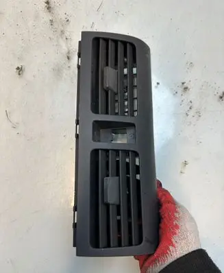 Suzuki Swift I Dash center air vent grill 7361062J00