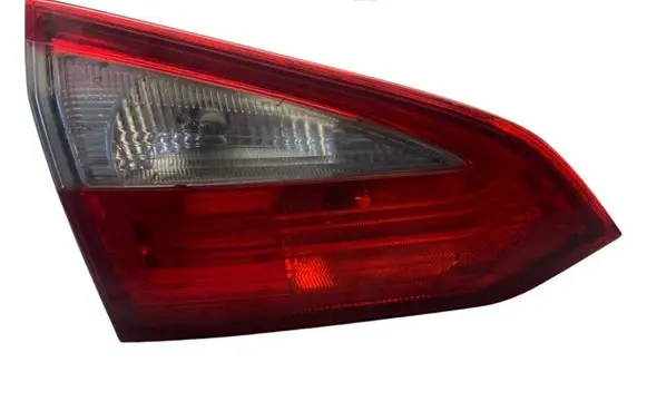 Ford Focus Tailgate rear/tail lights BM5113A603B BM5113A603D