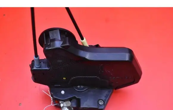 Suzuki Grand Vitara II Rear door lock
