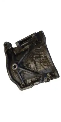 Mitsubishi Pajero Sport I Engine mounting bracket NOCODE