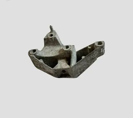 Renault Megane II Engine mounting bracket 8200108112
