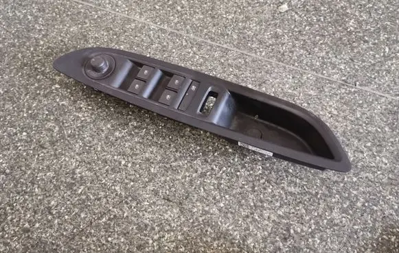 Buick Encore I Electric window control switch 95025518 13305374