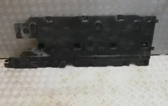 Renault Megane IV Engine splash shield/under tray 748152941R