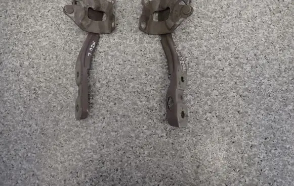Hyundai ix20 Engine bonnet/hood hinges