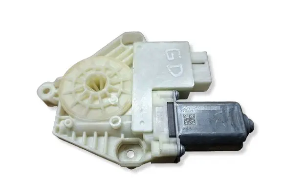 Volkswagen PASSAT B8 Rear door window regulator motor 5Q4959811E