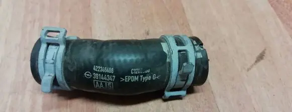Engine coolant pipe/hose