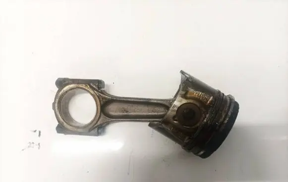 Volvo V50 Piston with connecting rod