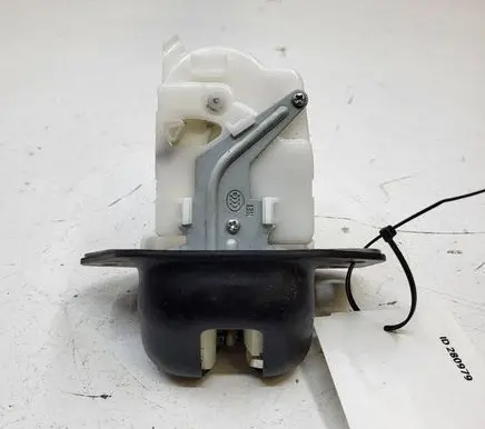 Nissan Leaf I (ZE0) Tailgate/trunk/boot lock/catch/latch