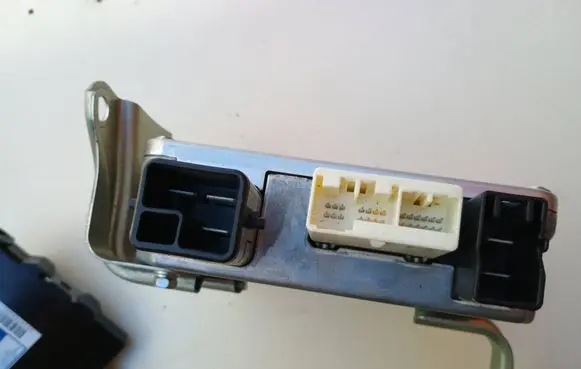 Toyota RAV 4 (XA30) Power steering control unit/module 8965042040 EPS01020 EATCEC078