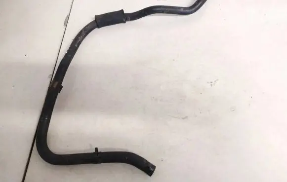 Engine coolant pipe/hose