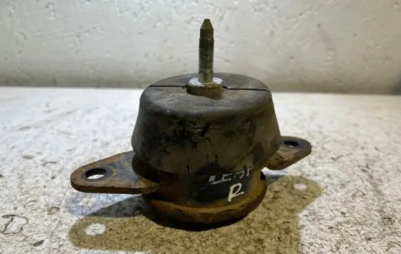 Nissan Leaf I (ZE0) Engine mount bracket