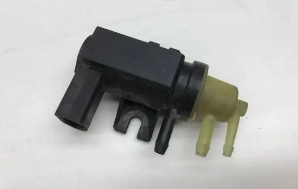 Volkswagen Golf V Vacuum valve 1K0906627A