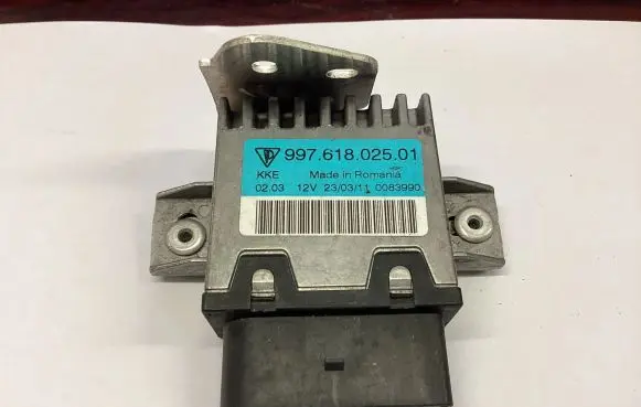 Porsche 911 997 Fuel injection pump control unit/module 99761802501