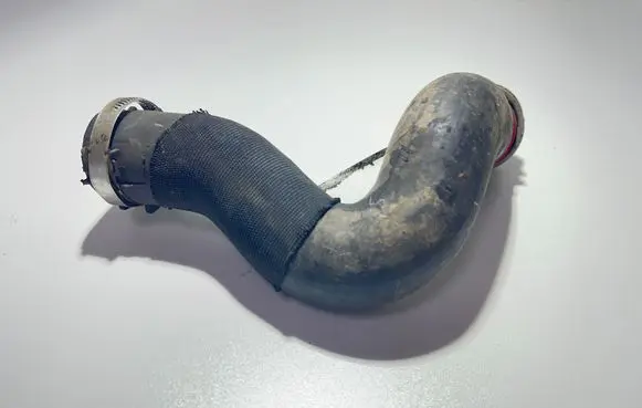 Audi Q7 4L Intercooler hose/pipe 7L6145738a
