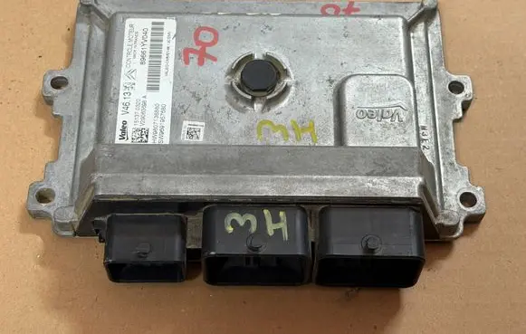 Peugeot 108 Engine control unit/module 89661YV040 151370320 V29063698A