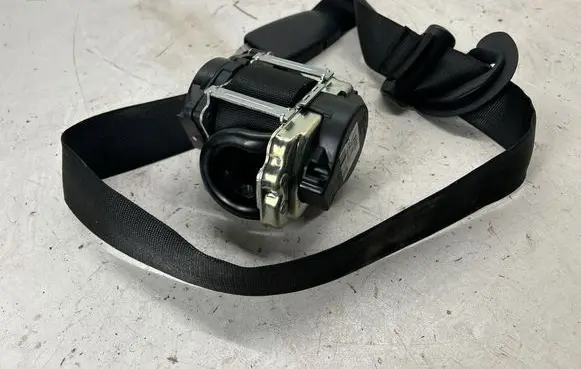 BMW X1 F48 F49 Front seatbelt 0589P10021 010R0000 L004131