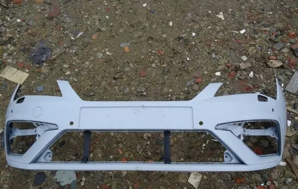Seat Leon (5F) Front bumper R10P4
