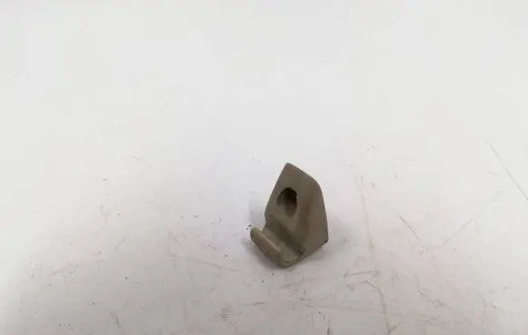 Audi 80 90 B2 Hook 823857561B