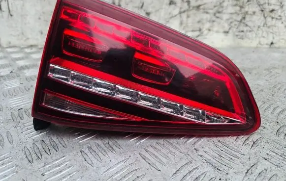 Volkswagen e-Golf Tailgate rear/tail lights 5G0945307F