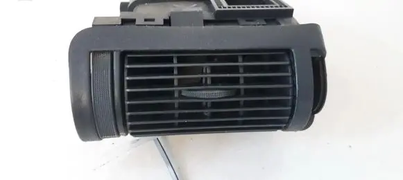 Opel Astra F Dash center air vent grill 90360117 1905871