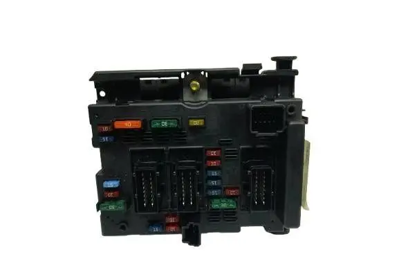 Peugeot 307 Fuse module 9650663980KASACJA 9650663980