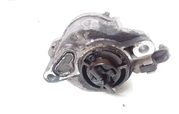 Ford Focus Vacuum pump D1562A 0304T