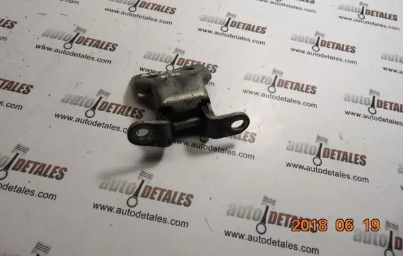 Toyota Avensis T250 Front door lower hinge 