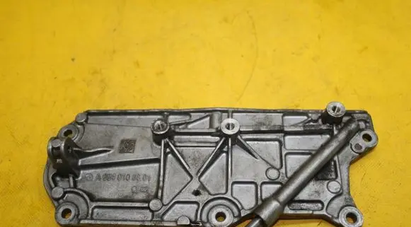Mercedes-Benz E W213 Other cylinder head part 