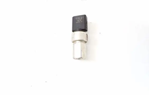 Porsche Cayenne (92A) Air conditioning (A/C) pressure sensor 1K0959126E