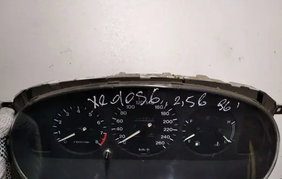 Mazda Xedos 9 Speedometer (instrument cluster) TA04A