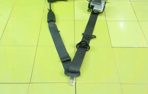 Opel Zafira C Front seatbelt F13312743 BEZPIECZENSTWA
