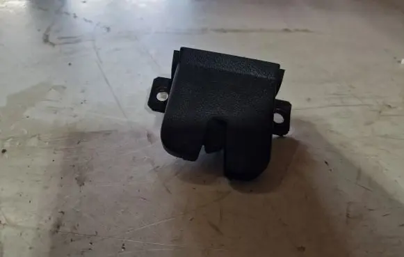 Volkswagen Touareg I Tailgate/trunk/boot lock/catch/latch