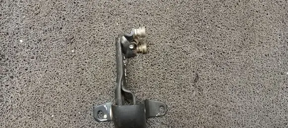 Mercedes-Benz Vito Viano W639 Sliding door lower roller guide/hinge A6397602347