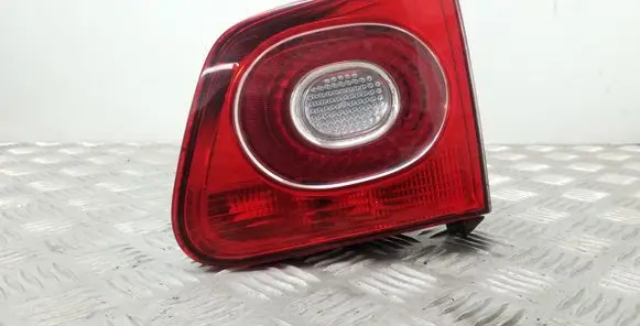 Volkswagen Tiguan Tailgate rear/tail lights 5N0945094C