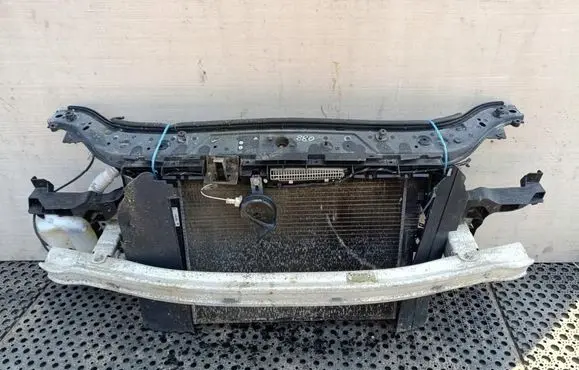 Renault Megane II Radiator support slam panel