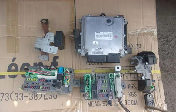 Honda Accord Wing mirror control module 0281016090
