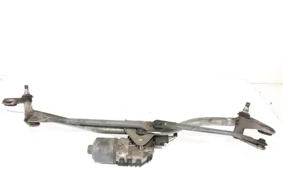 Front wiper linkage and motor