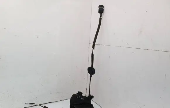 Renault Clio IV Rear door lock 825002104R